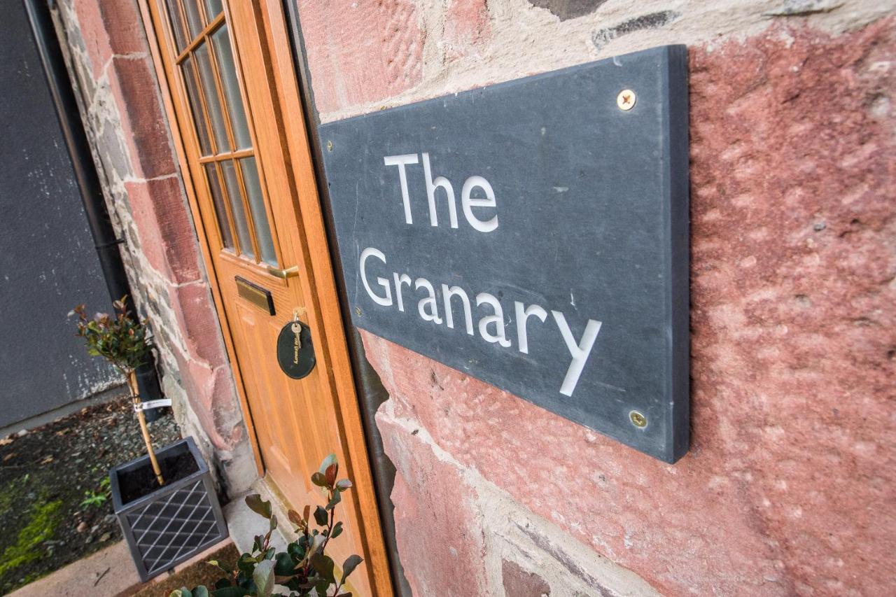 The Granary With Hot Tub Villa Forgandenny Exteriör bild
